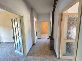 Quadrilocale in Vendita a Carrara, zona Codena, 65'000€, 80 m²