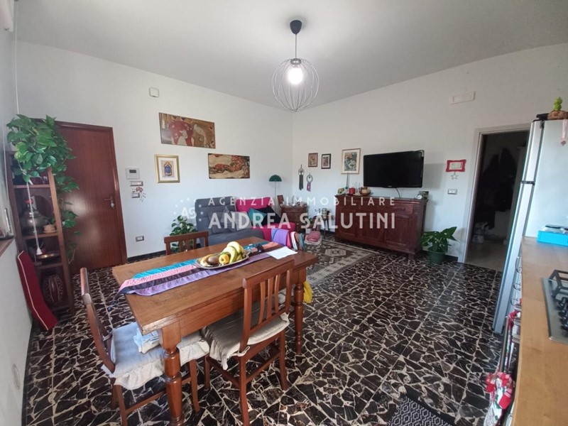 Villa in Vendita a Santa Maria a Monte, zona San Donato, 285'000€, 412 m², arredato, con Box