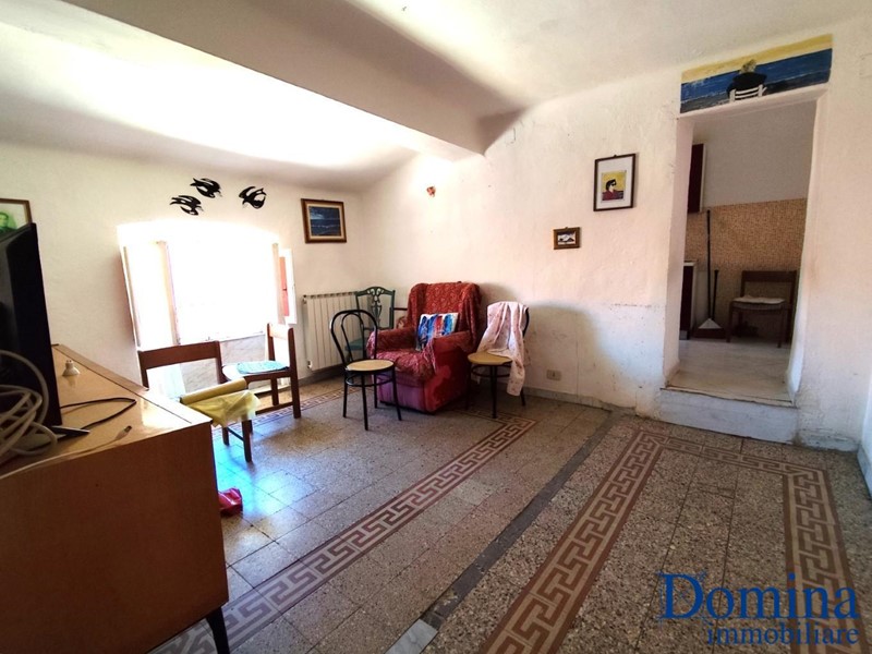 Quadrilocale in Vendita a Massa, 70'000€, 80 m²