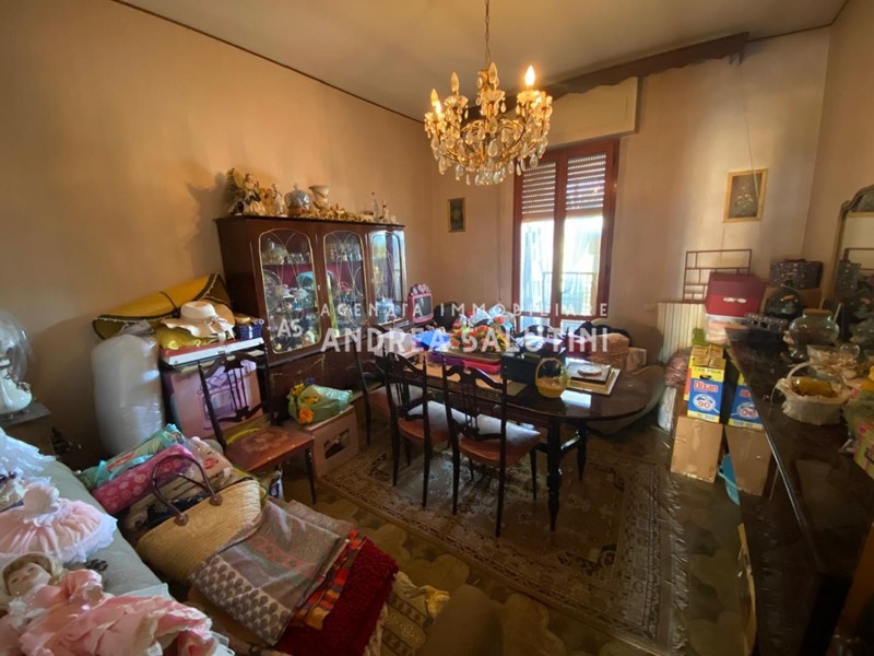 Casa Indipendente in Vendita a Castelfranco di Sotto, 200'000€, 326 m², con Box