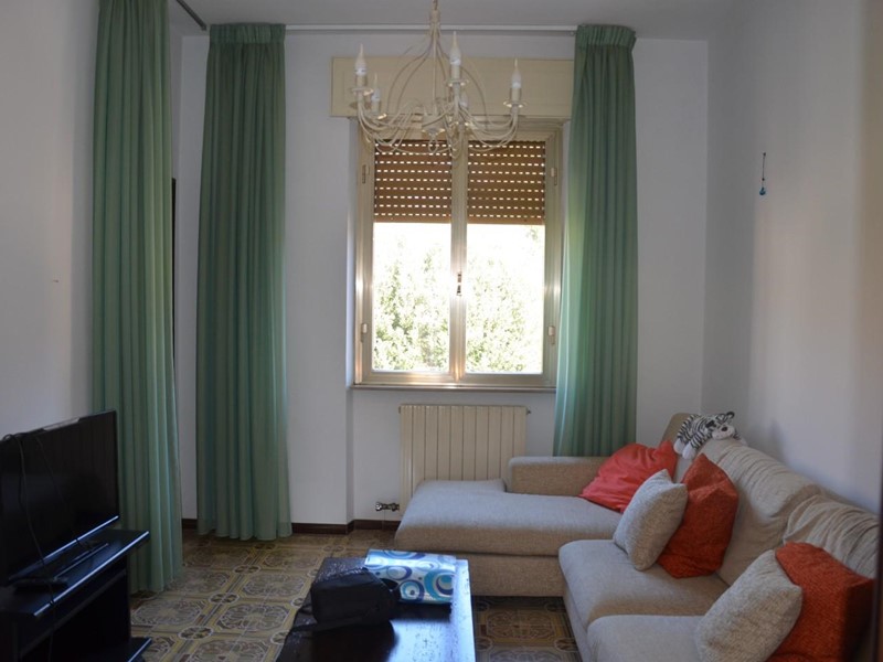 Villa bifamiliare in Vendita a Vecchiano, 180'000€, 100 m², con Box