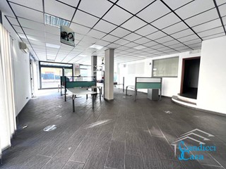 Immobile commerciale in Vendita a Scandicci, 198'000&euro;, 120 m²