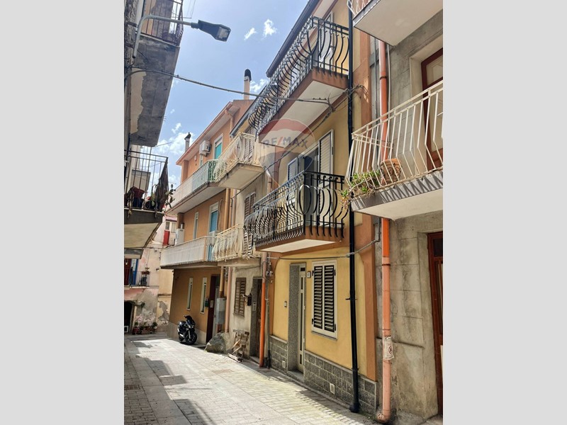 Casa Indipendente in Vendita a Francavilla di Sicilia, 50'000€, 75 m²