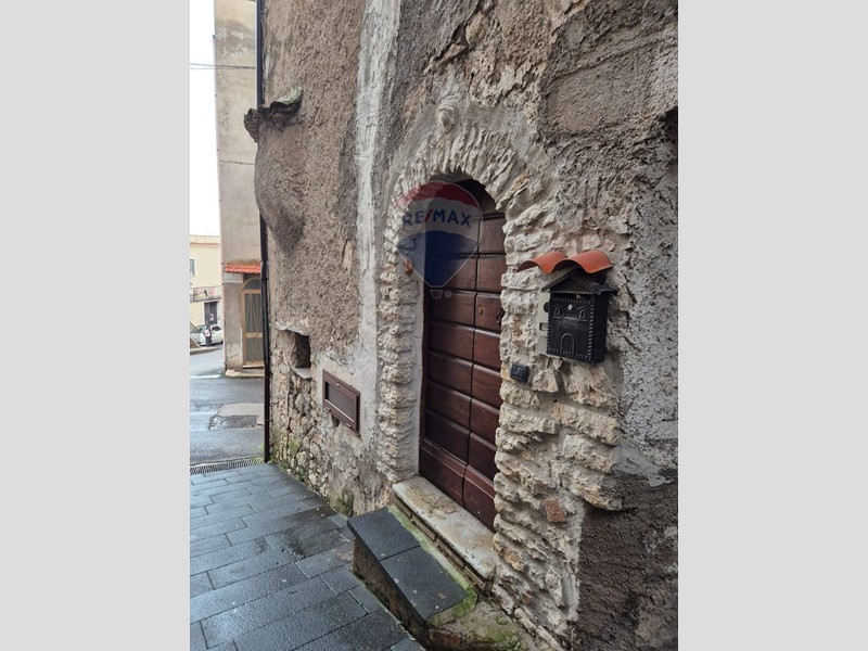 Bilocale in Vendita a Santi Cosma e Damiano, 38'000&euro;, 67 m²