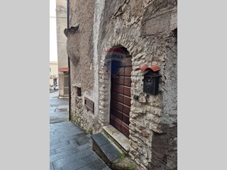 Bilocale in Vendita a Santi Cosma e Damiano, 38'000€, 67 m²