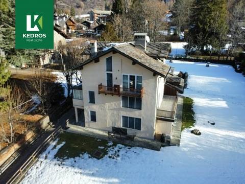 Trilocale in Vendita a Courmayeur, 950'000&euro;, 80 m²