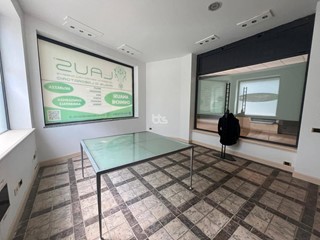 Immobile commerciale in Vendita a Sarnico, 160'000€, 80 m²