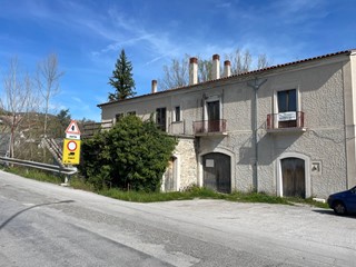 Casa Indipendente in Vendita a Nusco, 120'000&euro;, 780 m²