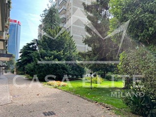 Trilocale in Affitto a Milano, 1'650€, 77 m²