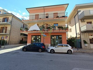 Immobile commerciale in Vendita a San Benedetto del Tronto, 170'000€, 75 m²