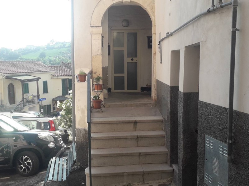 Casa Indipendente in Vendita a Manoppello, 35'000€, 75 m²