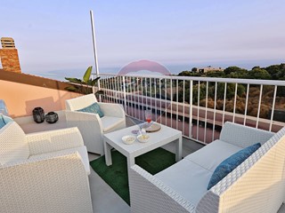 Appartamento in Vendita a Aci Castello, 260'000€, 155 m²