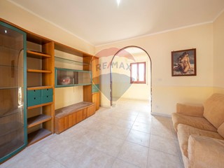 Quadrilocale in Vendita a Aci Catena, 98'000€, 135 m²