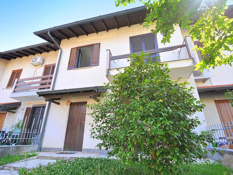 Villetta a schiera in Vendita a Inveruno, 258'000€, 160 m², arredato