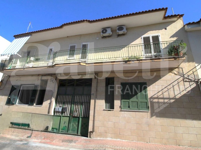 Trilocale in Vendita a Arzano, 170'000€, 105 m²