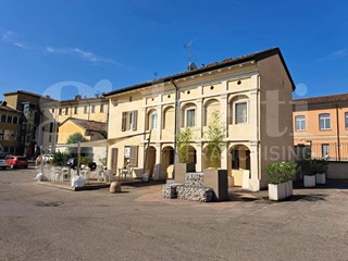 Attività commerciale in Vendita a Codogno, 250'000€, 117 m²