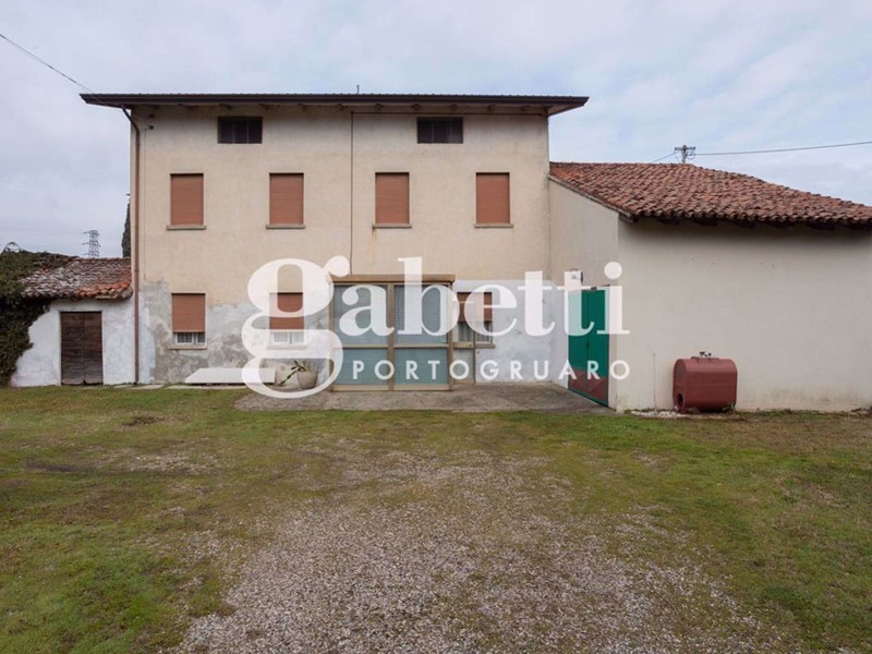 Casa Indipendente in Vendita a Portogruaro, 150'000€, 214 m²