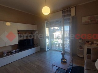 Trilocale in Vendita a Cerro Maggiore, 150'000€, 98 m²