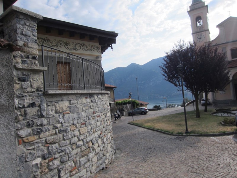 Casa Indipendente in Vendita a Oliveto Lario, 400'000€, 250 m²