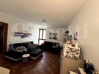 Appartamento in Vendita a Erba, 133'000€, 80 m², arredato