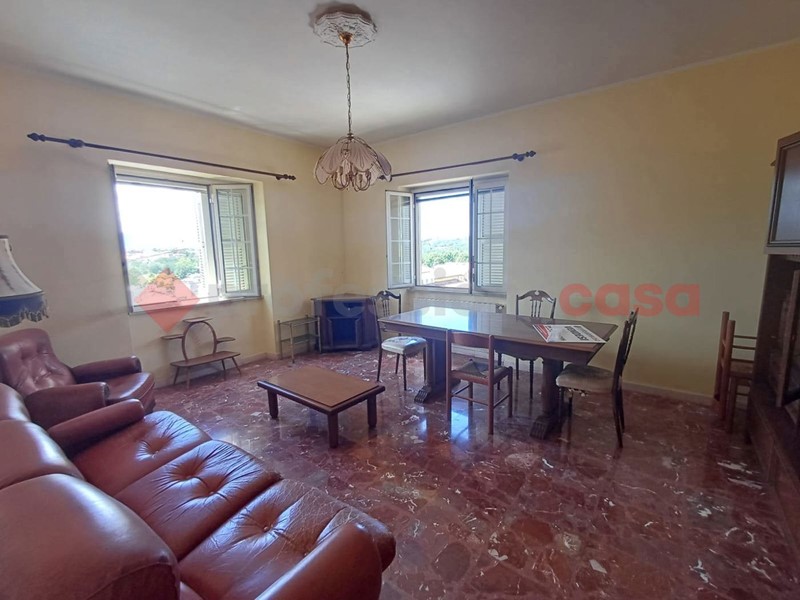 Quadrilocale in Vendita a Ceprano, 77'000€, 90 m², arredato
