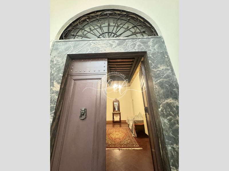 Appartamento in Affitto a Pietrasanta, 1'100€, 157 m², arredato