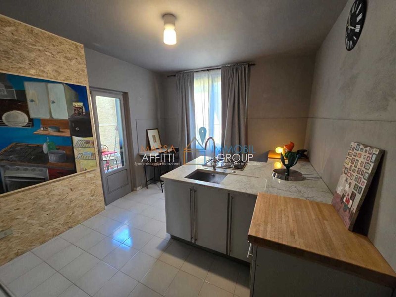 Casa Semi Indipendente in Affitto a Massa, 2'500€, 140 m², arredato