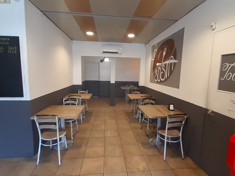 Attività commerciale in Vendita a Gallarate, 90'000€, 100 m², arredato