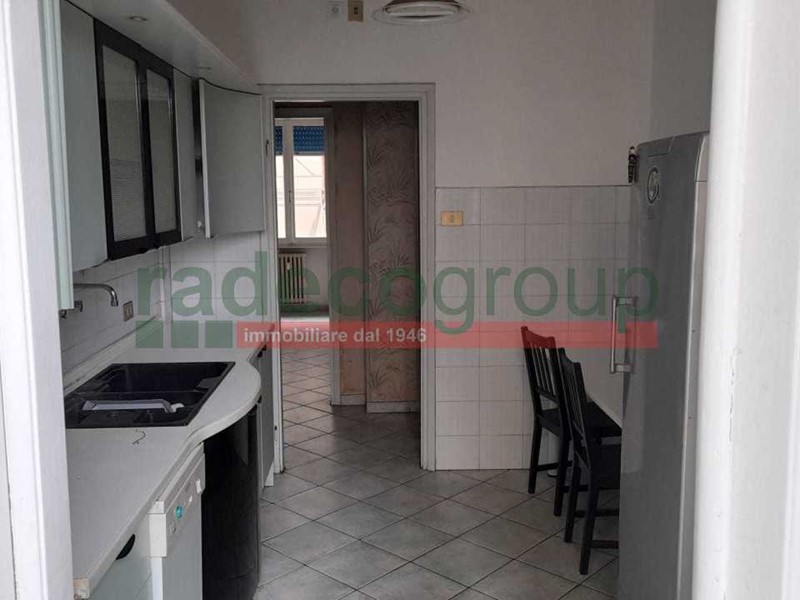 Appartamento in Affitto a Livorno, zona mameli, 1'150€, 160 m², con Box