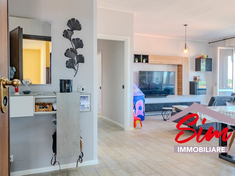 Trilocale in Vendita a Romentino, zona Centro, 95'000€, 104 m², arredato, con Box