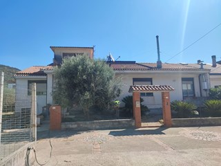 Casa Indipendente in Vendita a San Salvatore Telesino, 145'000€, 220 m²