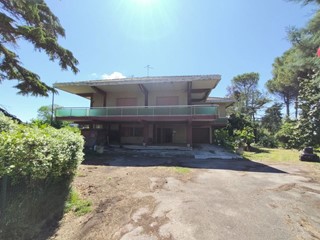 Villa in Vendita a San Giovanni Teatino, 550'000€, 580 m²