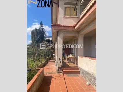 Quadrilocale in Vendita a Camini, 11'535€, 156 m²