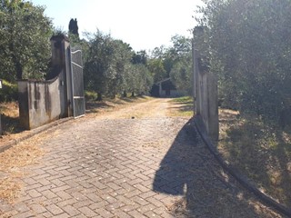 Casa Semi Indipendente in Vendita a San Miniato, zona San Miniato Basso, 370'000€, 250 m²