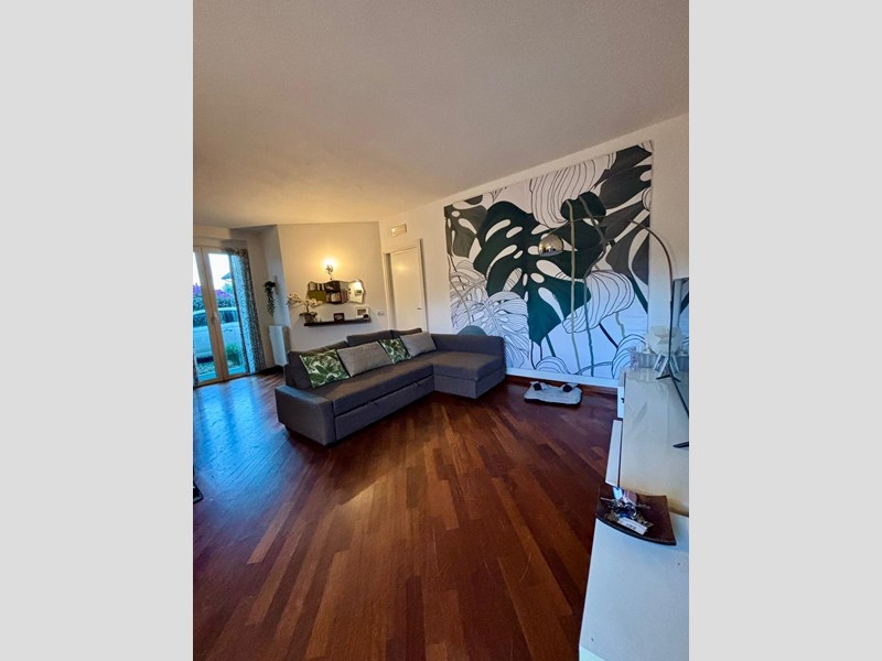 Appartamento in Vendita a Massa, zona Marina di Massa, 265'000€, 118 m²