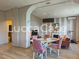 Trilocale in Vendita a Capannori, zona Gragnano, 219'000€, 110 m², con Box