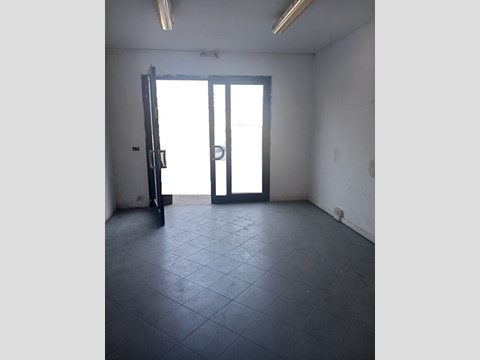 Immobile commerciale in Affitto a Altopascio, 500€, 60 m²