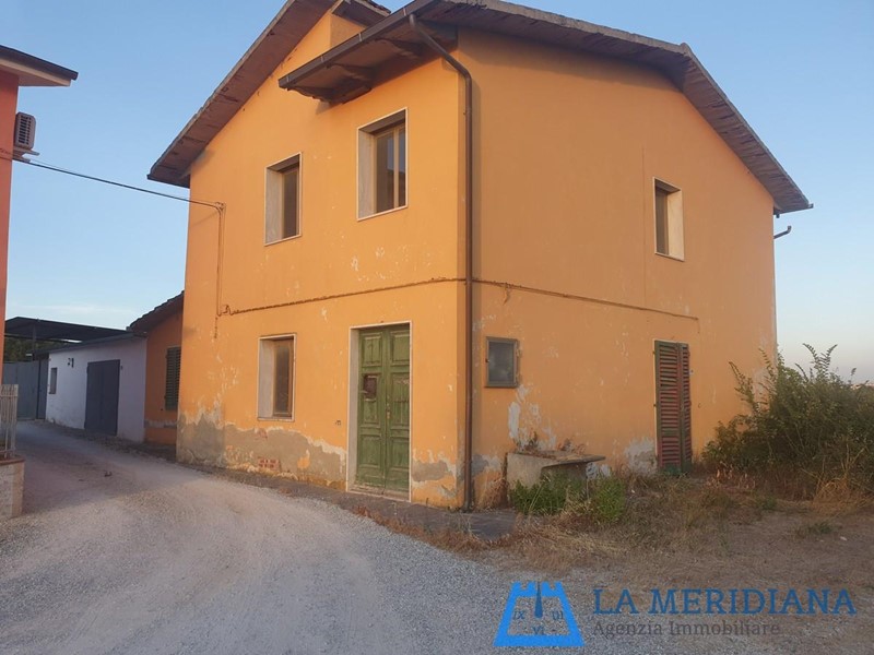 Casa Indipendente in Vendita a Lamporecchio, 130'000€, 195 m²