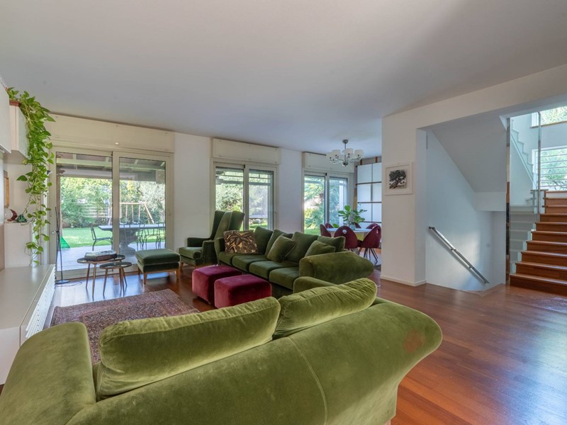 Villa in Vendita a Bari, 1'000'000€, 273 m²