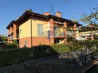 Bilocale in Vendita a Vaprio d'Adda, 170'000€, 98 m²