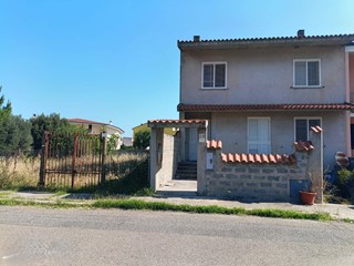 Appartamento in Vendita a Santa Giusta, 350'000€, 300 m²