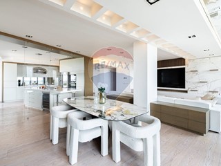 Appartamento in Affitto a Roma, 9'000€, 210 m²