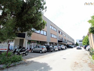 Immobile commerciale in Vendita a San Benedetto del Tronto, 195'000€, 200 m²