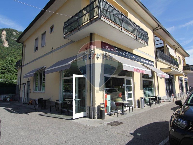 Attività commerciale in Vendita a Bisuschio, 168'000€, 338 m²