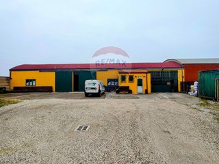 Immobile commerciale in Vendita a Copparo, 150'000&euro;, 300 m²