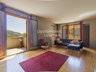 Appartamento in Vendita a Castellaro, 550'000€, 213 m²