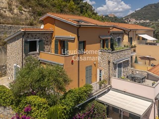 Appartamento in Vendita a Castellaro, 480'000&euro;, 213 m²