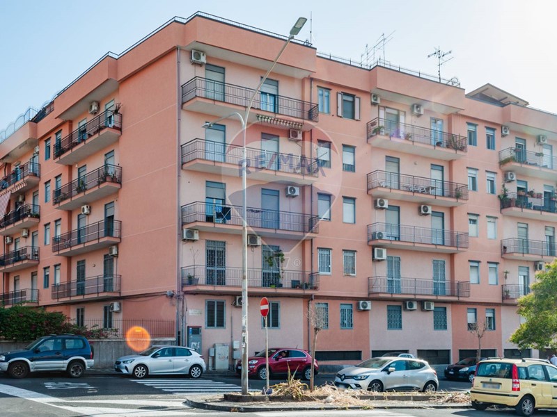 Quadrilocale in Vendita a Catania, 160'000&euro;, 125 m²