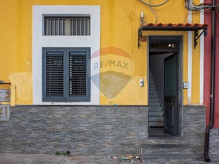 Quadrilocale in Vendita a Catania, 79'000&euro;, 100 m²
