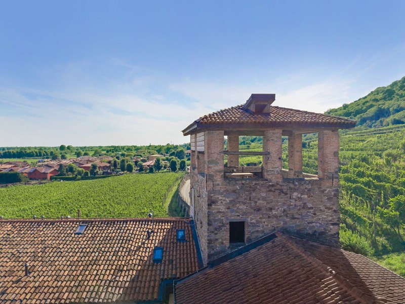 Rustico in Vendita a Mapello, 300'000€, 403 m²